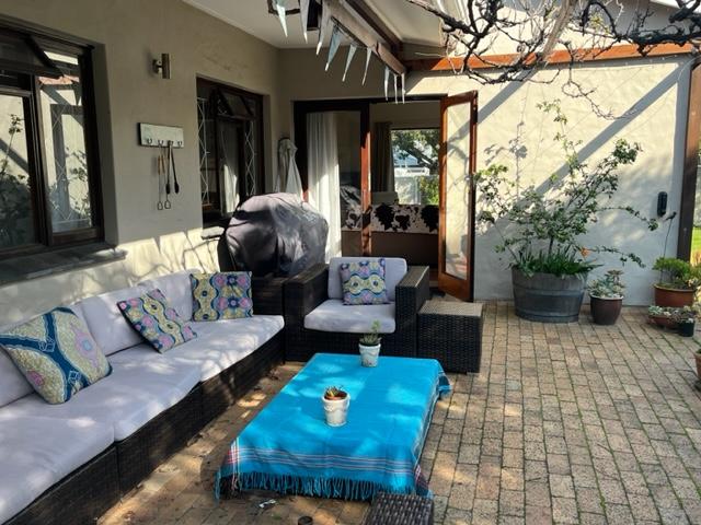 To Let 3 Bedroom Property for Rent in Bergvliet Western Cape